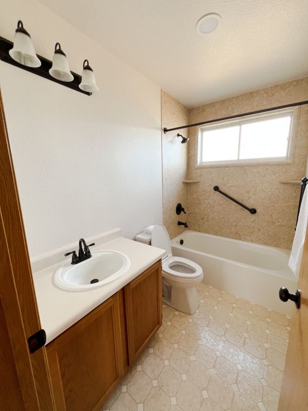Contemporary Vanity Area